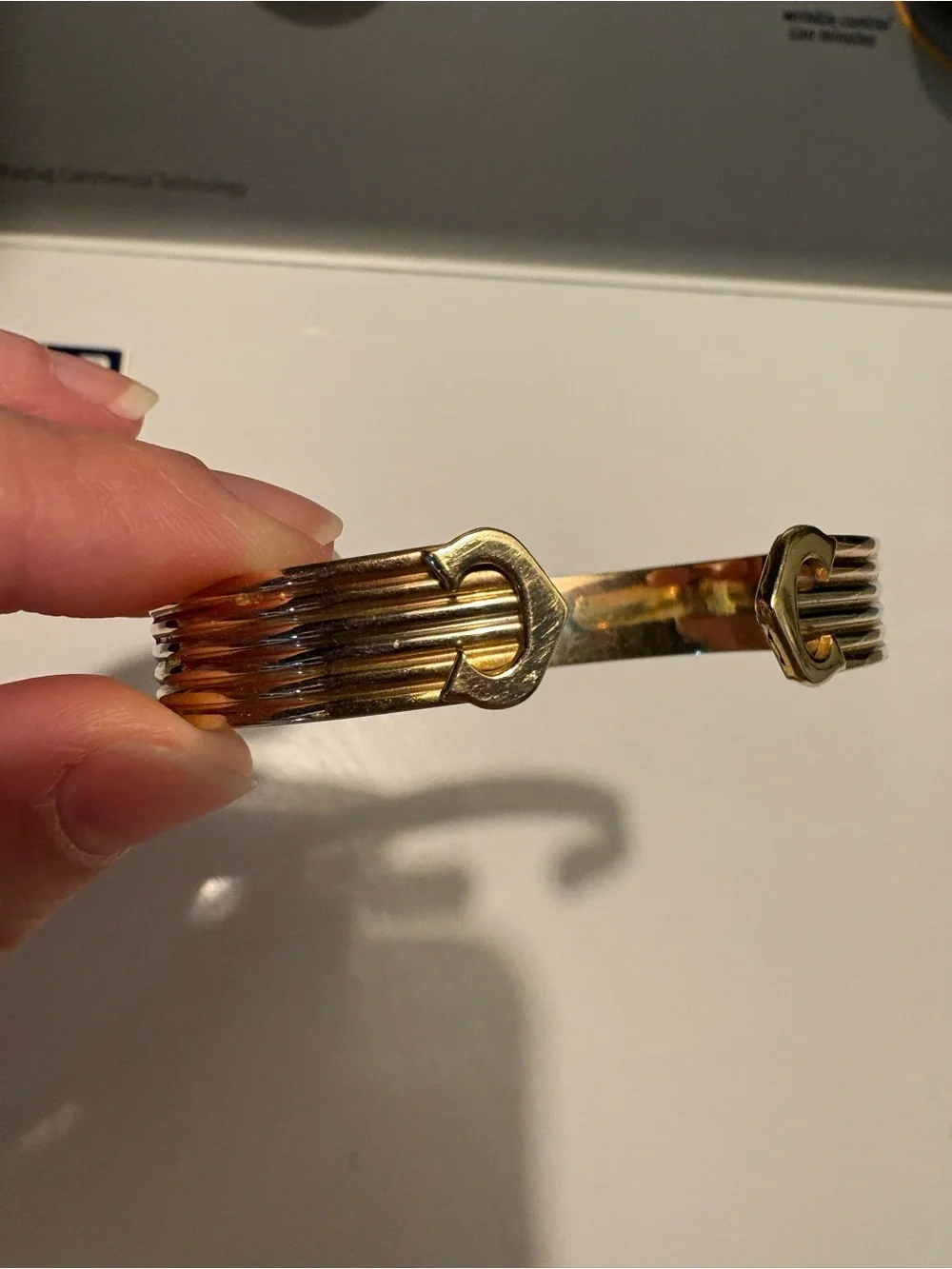 Unbranded elegant gold